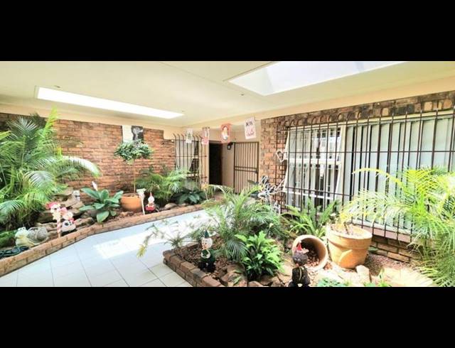 4 BEDROOM HOUSE FOR SALE IN EDLEEN